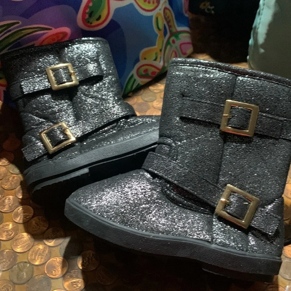 Sparkling girls boots